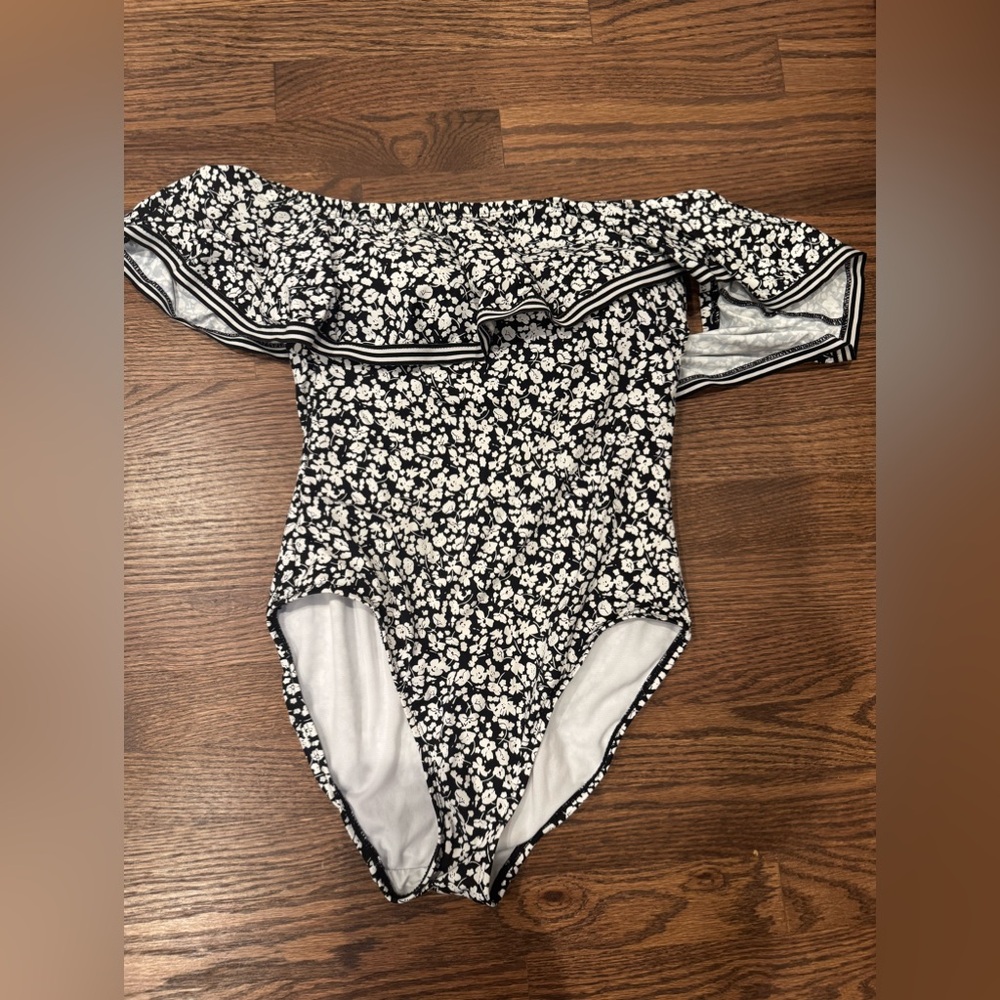 Ralph Lauren size 8 women’s one piece floral swimsuit. - Picture 2 of 3
